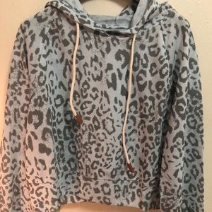 Brand new leopard print top -sweater